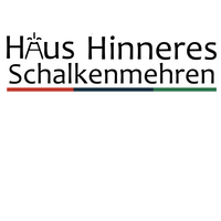 Haus_Hinneres_mit_Vulkan_Logo quadratisch